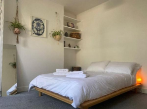 Lovely one bed apartment with garden